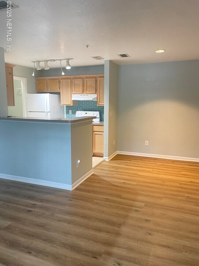 Building Photo - 7701 Timberlin Park Blvd