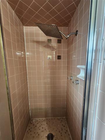 Building Photo - 1401 E Sherman Dr