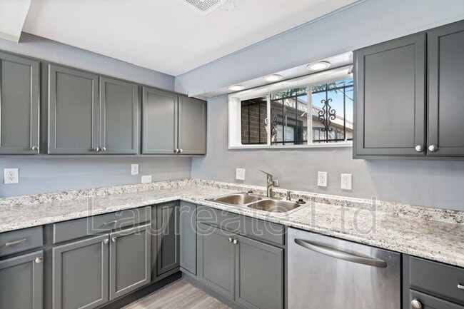 Building Photo - 2880 Harrison St