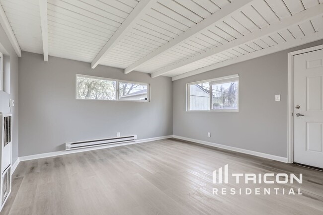 Building Photo - 1754 Quebec St
