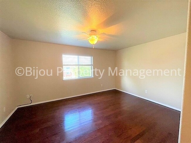 Building Photo - 6735 Delmonico Dr