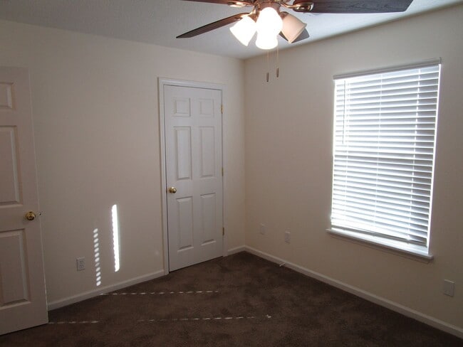 Building Photo - 2432-2434 Calder Ct.