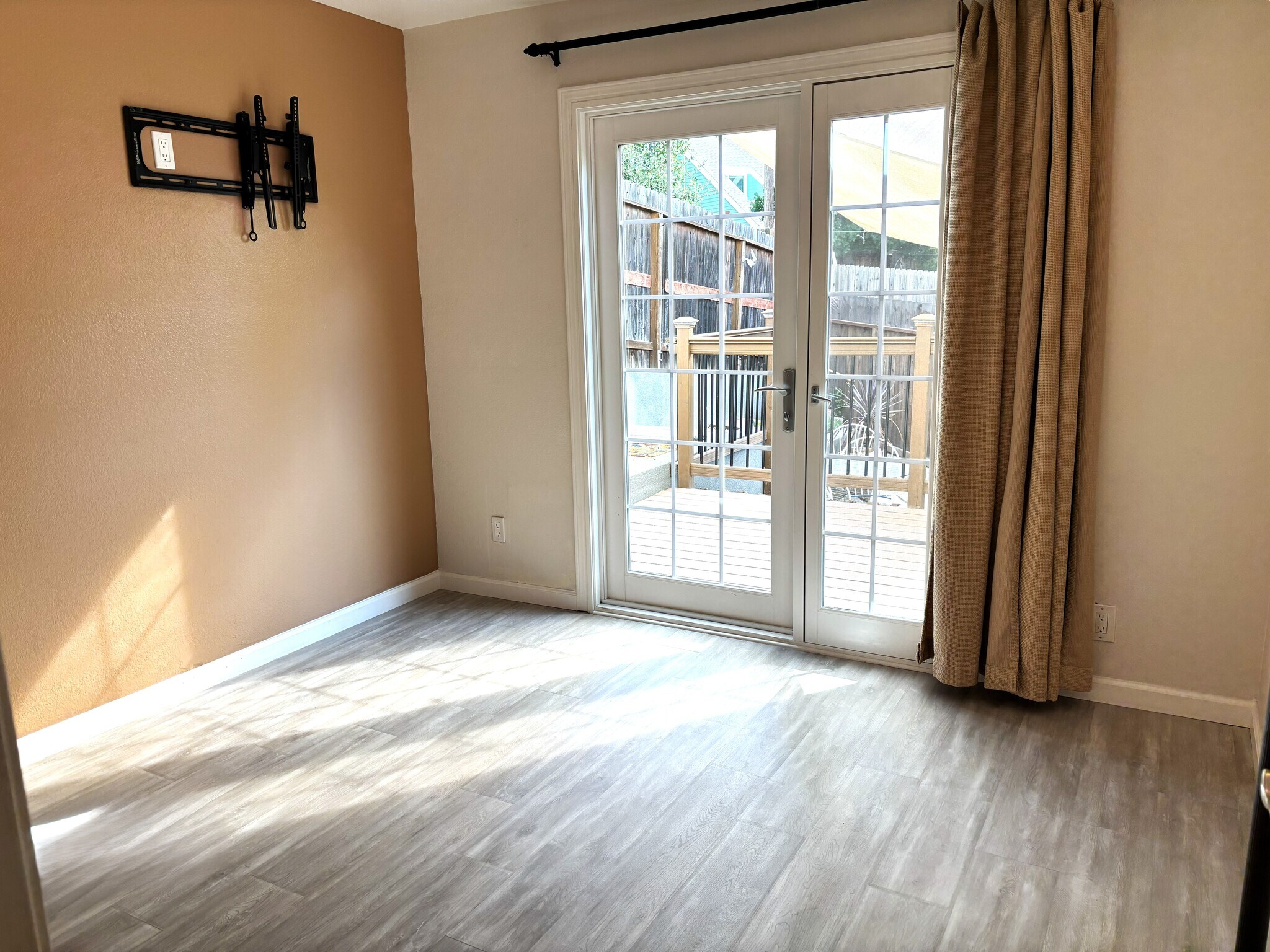 Room 2 - 1340 Hospital Rd