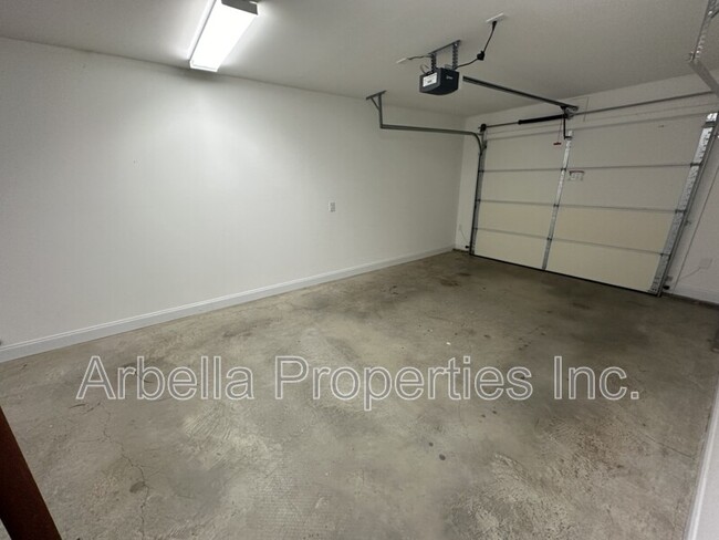 Building Photo - 2927 Watauga Rd