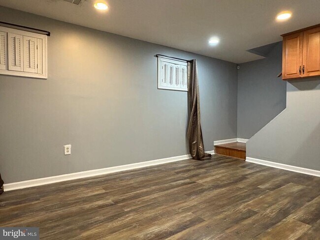 Building Photo - 12654 Valleywood Dr