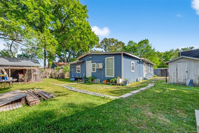 Building Photo - 968 Garapan St