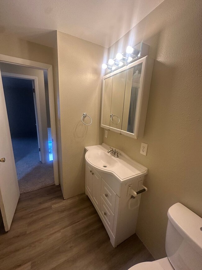 Building Photo - Two Bedroom, Two and half bathroom Townhom...