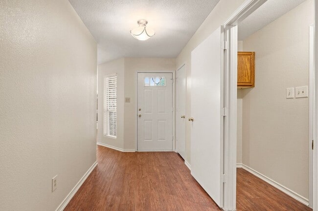 Building Photo - 961 Indian Blanket Dr