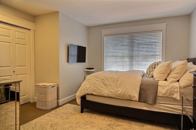 Building Photo - Corner lot Townhome -Incredible find in north Capitol Hill!