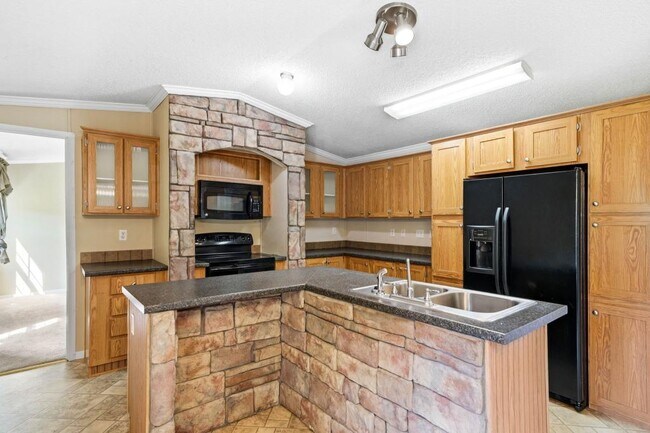 Building Photo - 267 Maddux Farm Dr