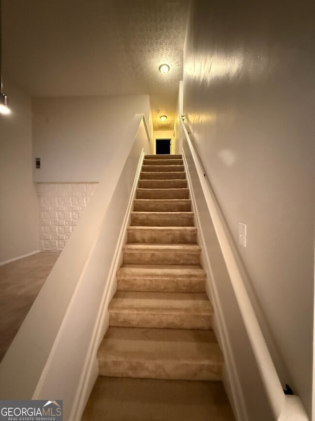 Building Photo - 1325 Gates Cir SE