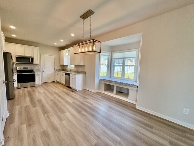 Building Photo - 189 Traverse Dr