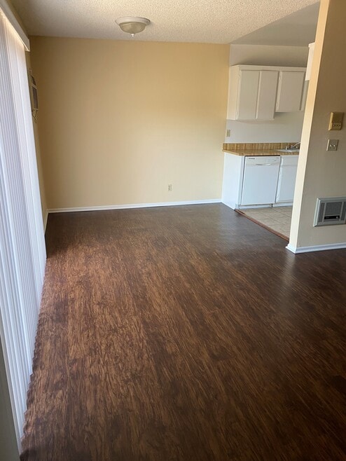 Building Photo - 6134 Woodman Ave