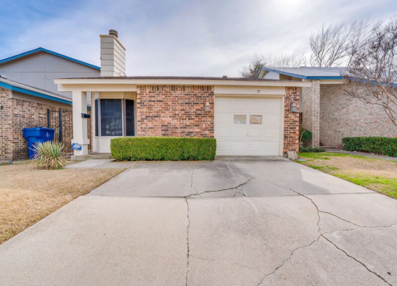 Building Photo - 2912 Pegasus Dr