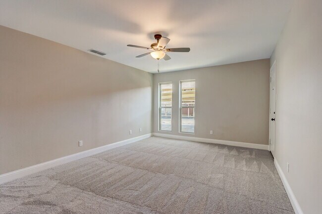 Building Photo - 5814 Sandhurst Ln