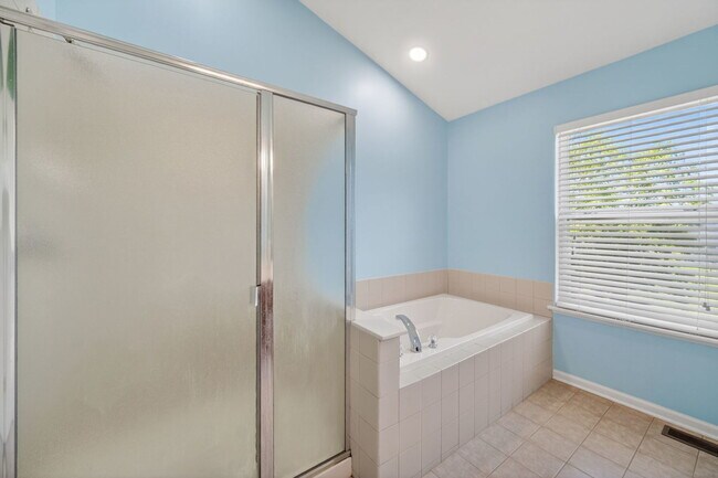 Building Photo - 2743 Rourke Dr