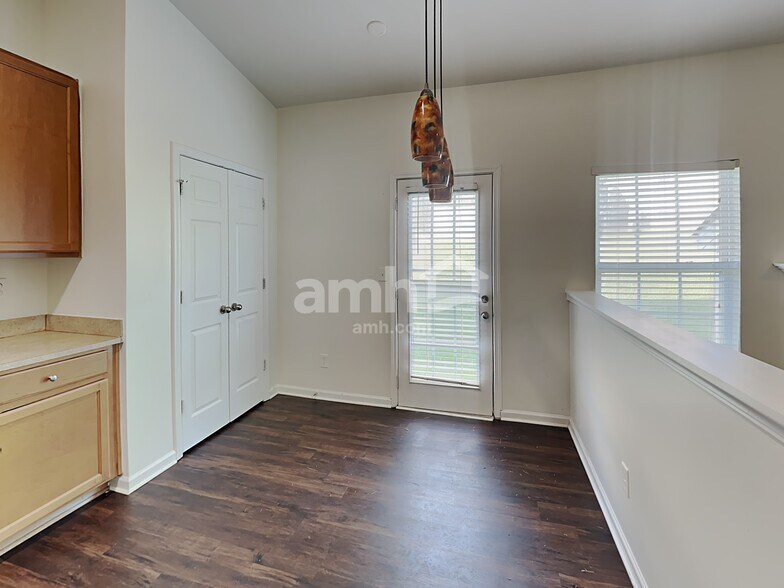 Building Photo - 7703 Aragorn Ln