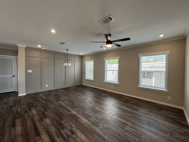 Building Photo - 6909 41st Ave N