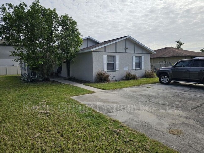 Building Photo - 2351 Chestnut Hills Dr