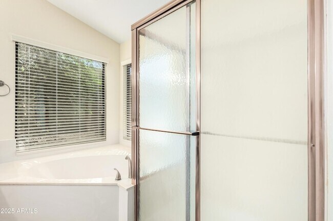 Building Photo - 1517 W Islandia Dr