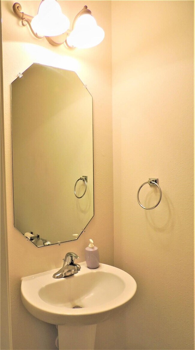 Building Photo - 21722 Mileham Ln