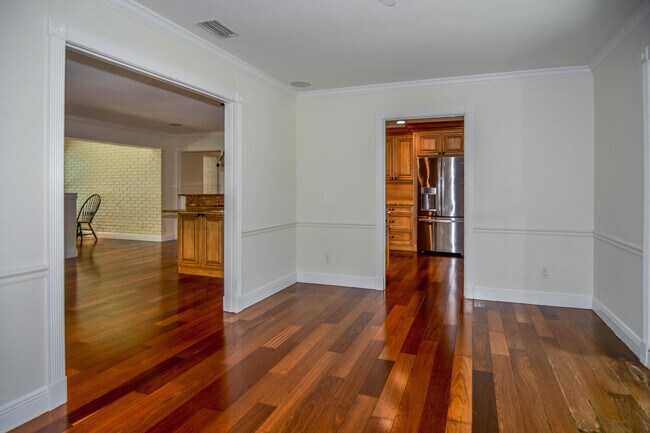 Building Photo - 3301 Embassy Dr