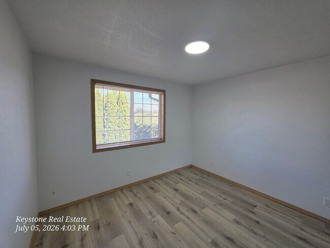 Building Photo - 01211