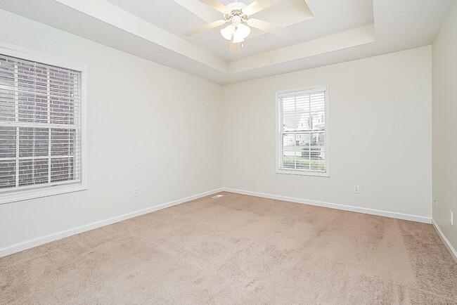 Building Photo - 2496 Oak Hill Dr