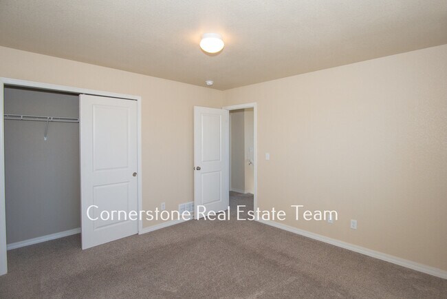 Building Photo - 855 Endeavor Wy
