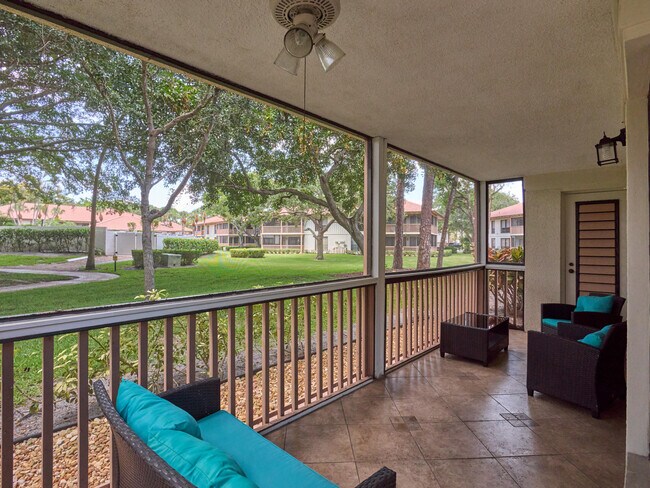 Building Photo - 563 Brackenwood Pl