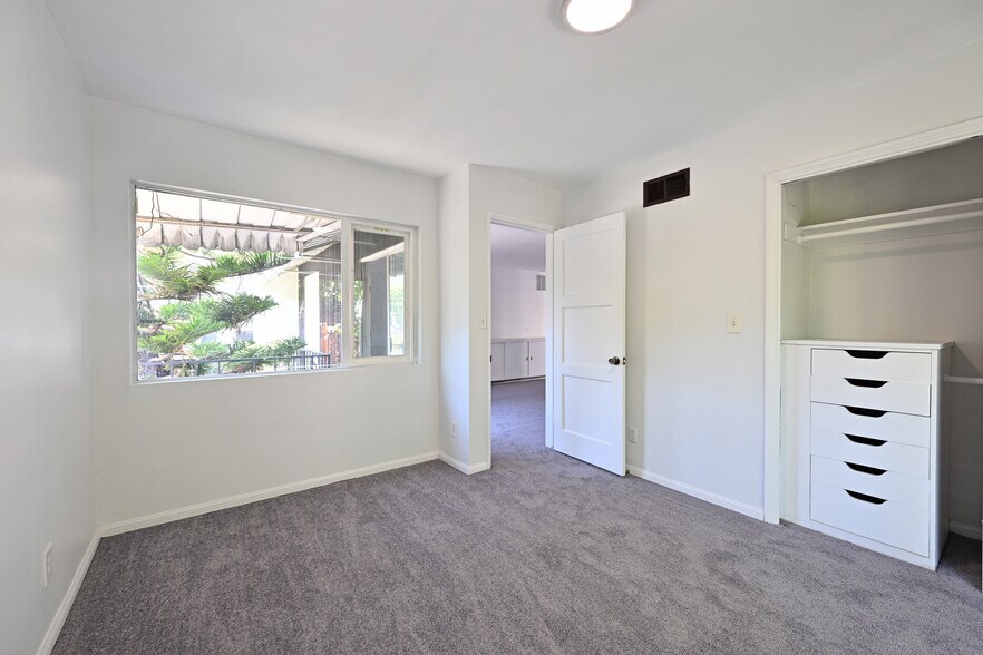 Building Photo - 11063 Ohio Ave