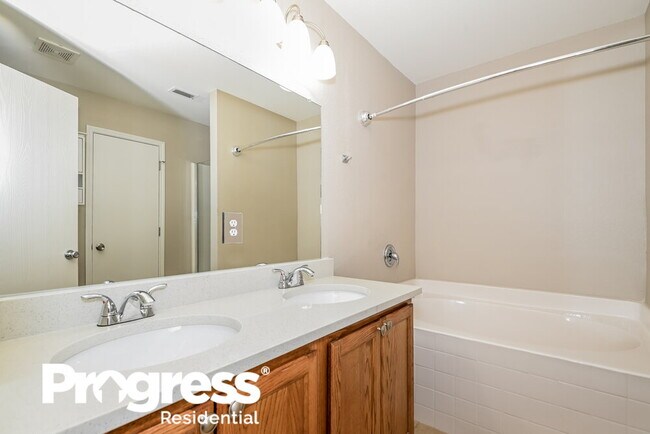 Building Photo - 1477 Hickory Creek Ln