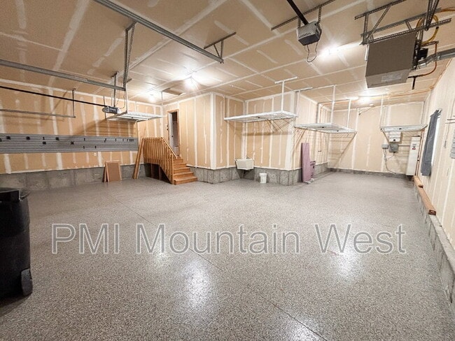 Building Photo - 2241 W 2475 N