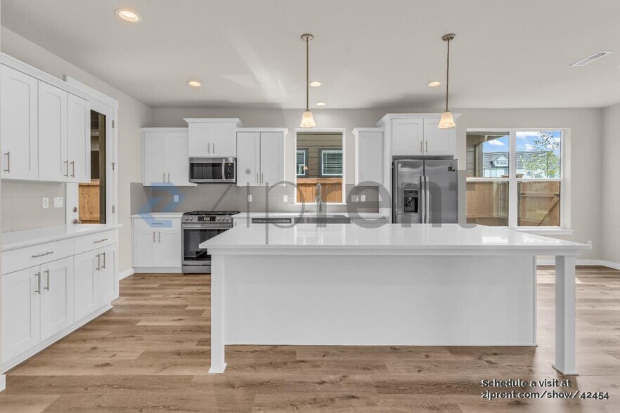 Building Photo - 8166 SE Orion Ln
