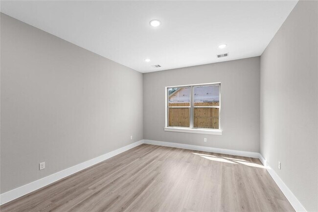 Building Photo - 2607 Martinas Ct