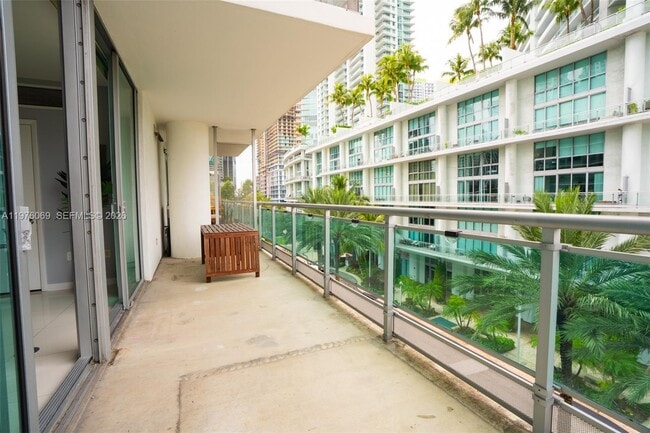 Building Photo - 350 S Miami Ave