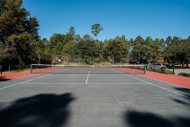 Building Photo - 600 Trellis Square