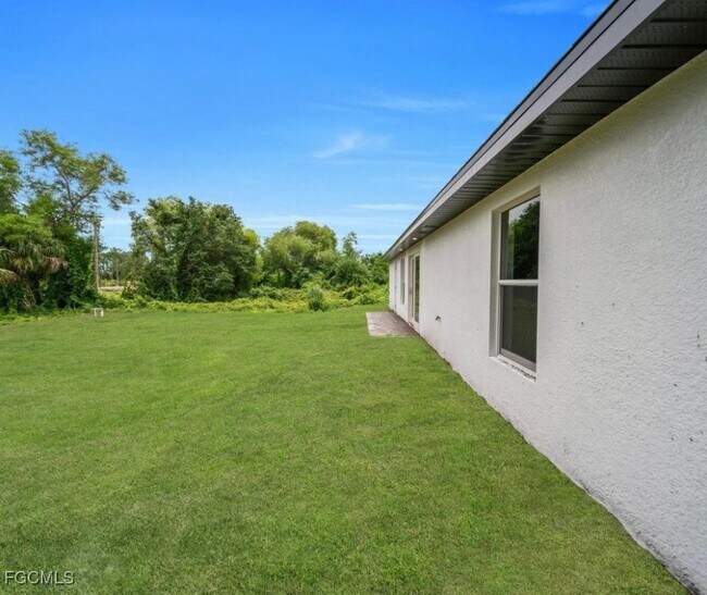 Building Photo - 382 McArthur Blvd