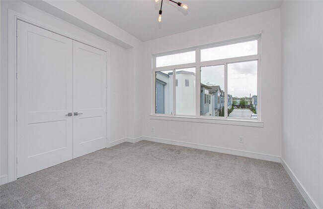 Building Photo - 8930 Spring Knoll Forest Dr