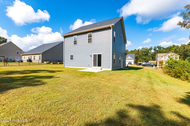Building Photo - 608 Feather Ct