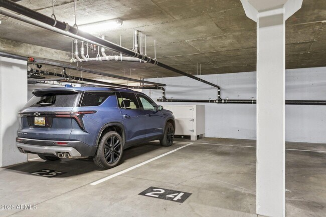 Building Photo - 14000 N 94th St