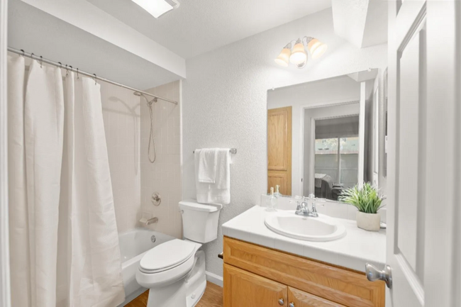 Building Photo - 7283 Florin Mall Dr