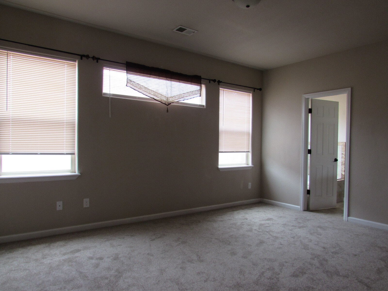 Building Photo - 2483 Terra Ave