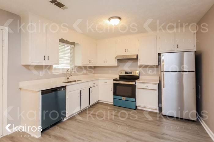 Building Photo - 105 Deer Pkwy