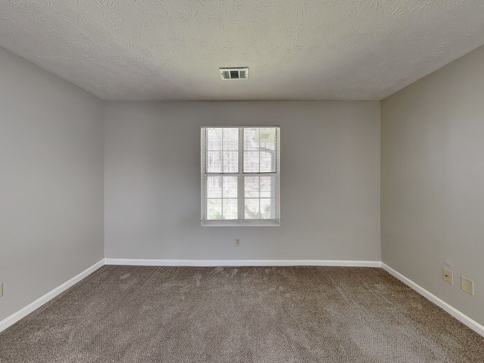 Building Photo - 2277 Hampton Dr