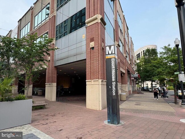 Building Photo - 1276 N Wayne St