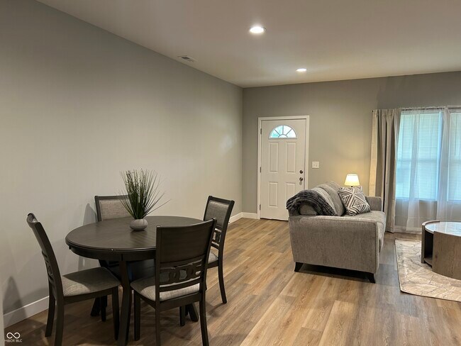 Building Photo - 113 N Arsenal Ave