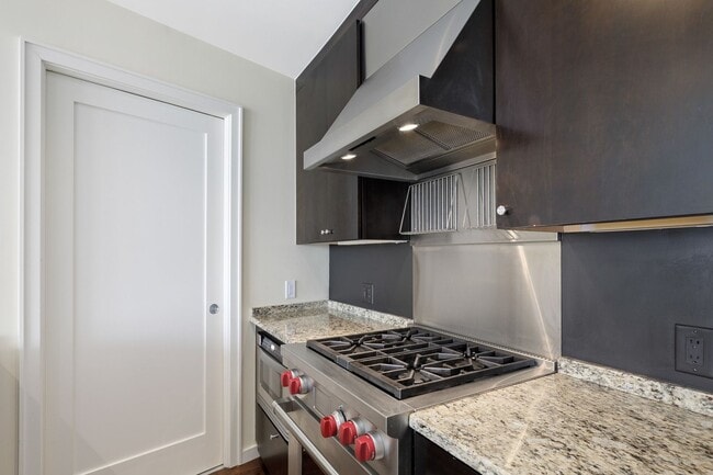 Building Photo - 10 Terminus Luxury 2 Bedroom Condo in Hear...