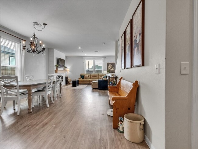 Building Photo - 25623 Balsamroot Dr