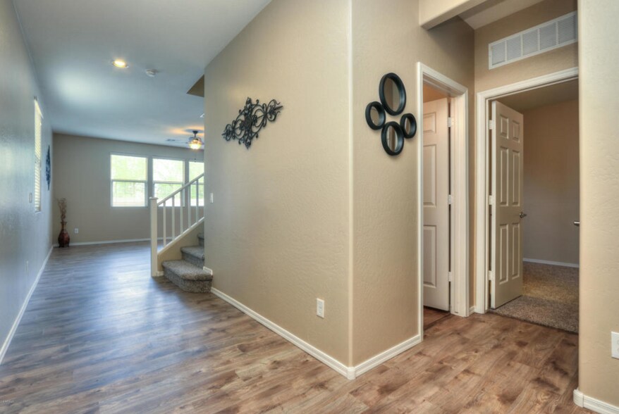 Building Photo - 40352 W Molly Ln
